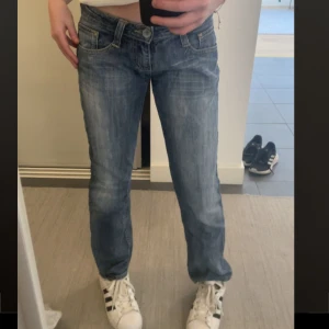 BIG STAR - Många undrade om mer detaljer. Jag e runt 156,midjemått rakt över-37 innerben-70-71 har försökt möta så noga som möjligt