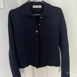 Busnel kofta/ jacka - Superfin busnel kofta/jacka. Inga defekter! 