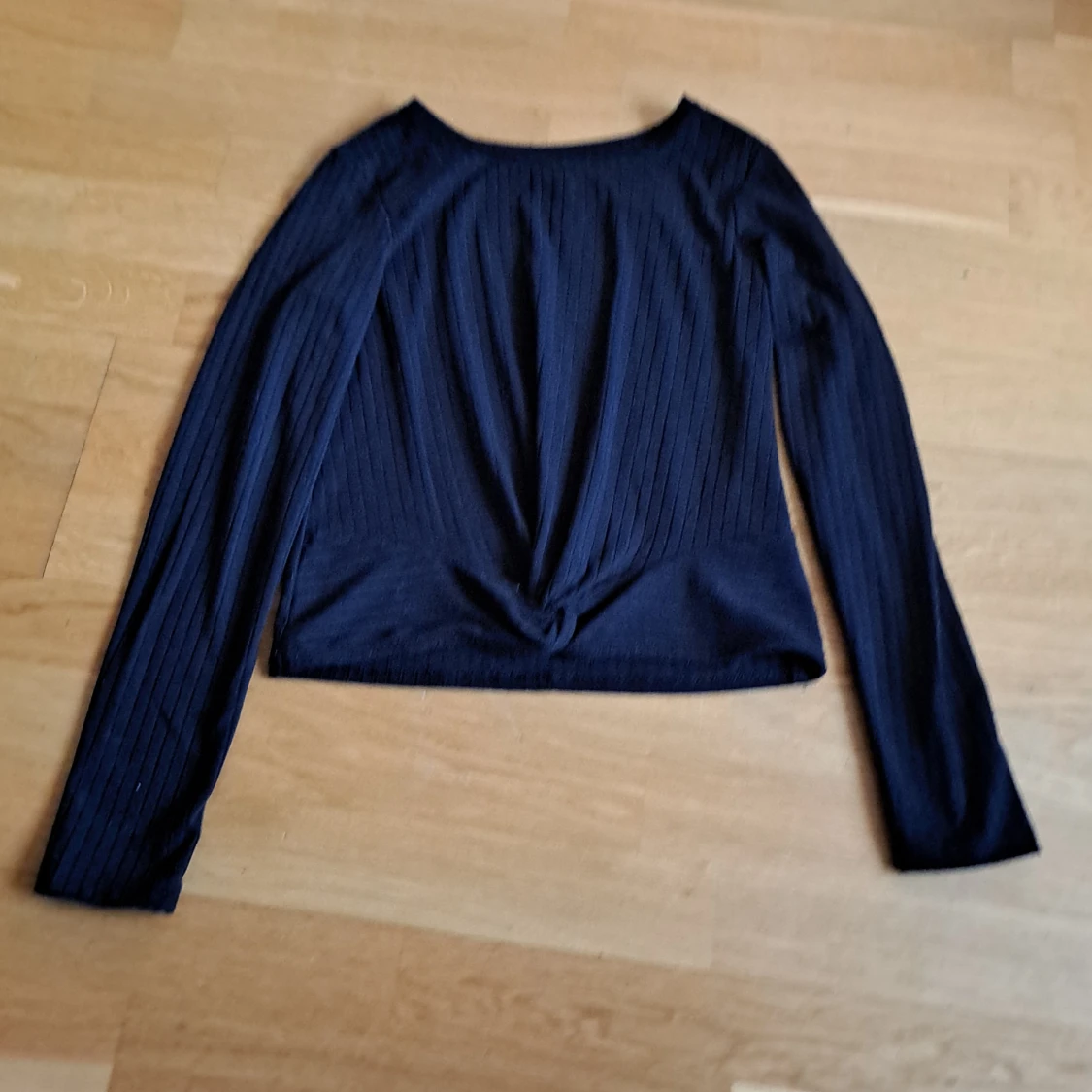 Svart tunntröja  - 90