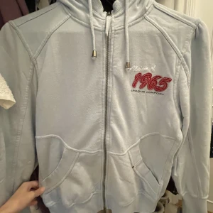 Fin ljusblå hoddie ifårn Greenhouse - Fin ljusblå Hoddie ifrån Greenhouse.🩵Om ni undrar något så är det bara att höra av er. 