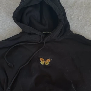 Brandy Melville hoodie  - Oversized hoodie från brandy! Använd få gånger 