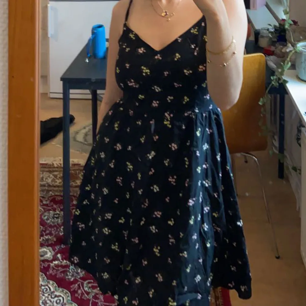 A dress . Klänningar.