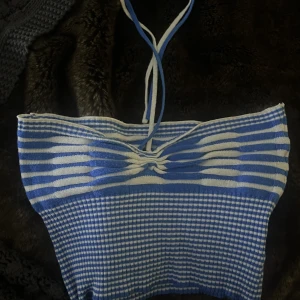 Söt topp - Nästa aldrig använd, säljer då jag inte får användning för den