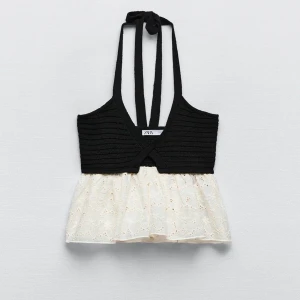 Zara topp helt ny!!  - Zara topp, Helt ny aldrig använd!! Storlek XS men jag är vanligtvis en S och den passar jättebra! Säljer pga kommer ej till användning!🩷🩷