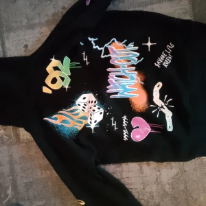 Hoodie - Använd 1 gång den är väldigt skön och varm 