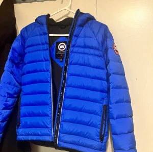 Canada goose jacka - Canada goose jacka storlek 164 alltså en XS