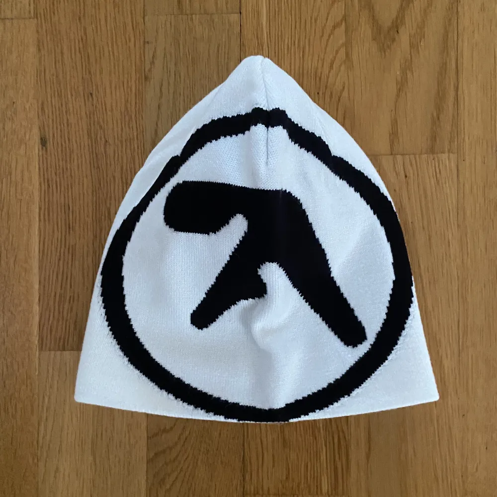 Riktigt fet och sällsynt Aphex twin beanie perfekt för hösten och vintern, knappt använd, one size. Övrigt.