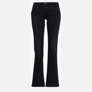 ltb jeans valerie - intressekol på mina oanvända ltb jeans, satt inte som jag ville och därför ser om nån är intresserad av att köpa dom. lappar finns kvar💕 sitter bra i längden på mig som är 173 ⚠️SÄLJER DOM FÖR MINST 500kr INTE 600kr!!⚠️