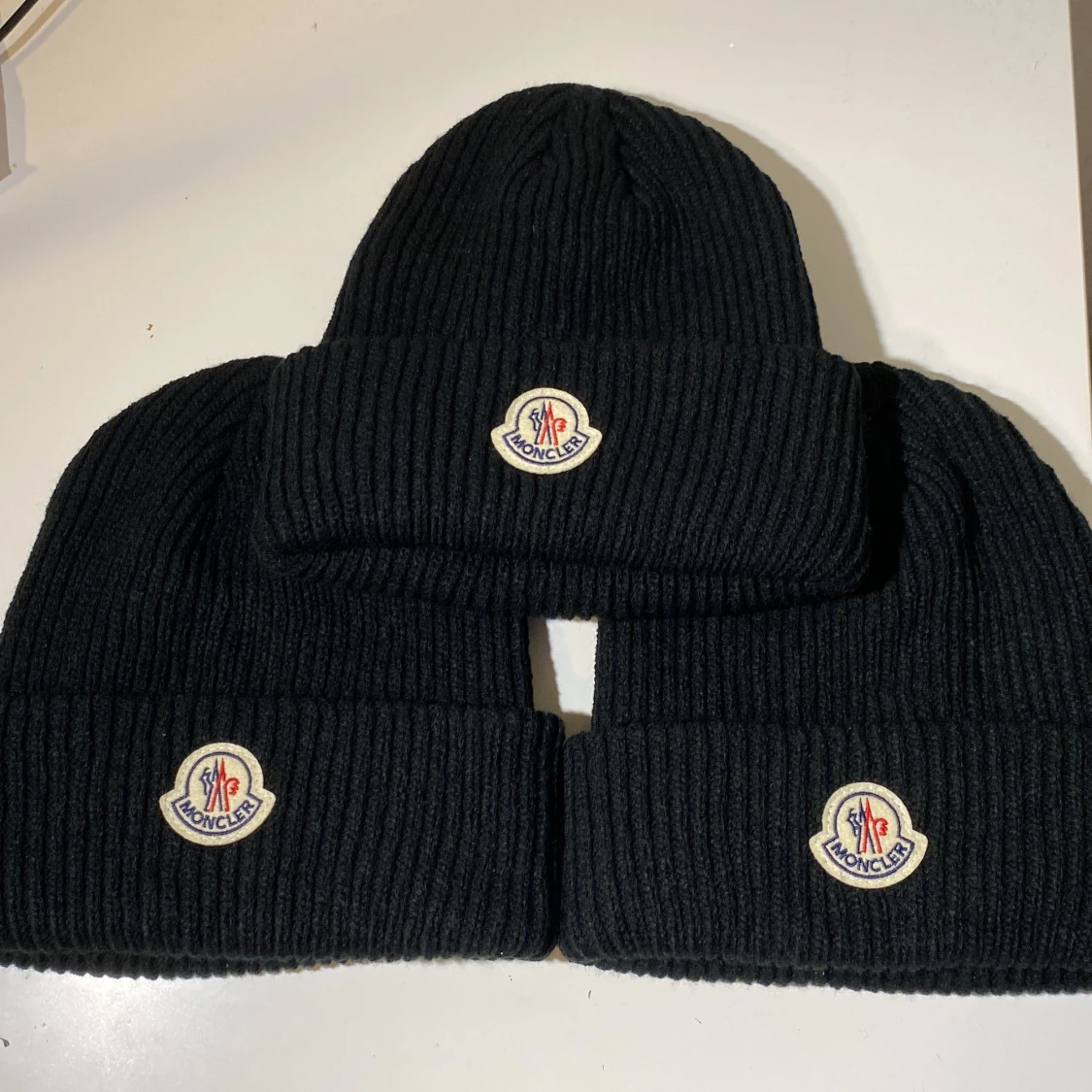 Moncler mössa 