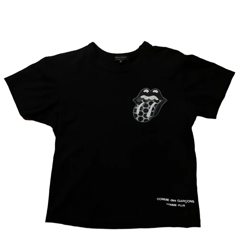 Comme des garcons homme Rolling stones 100% ull Size M, sitter som S. T-shirts.