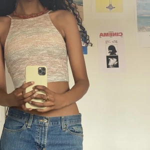 Topp med detalj i ryggen - Supersöt sommartröja med ursnygg detalj vid ryggen❤️‍🔥❤️‍🔥