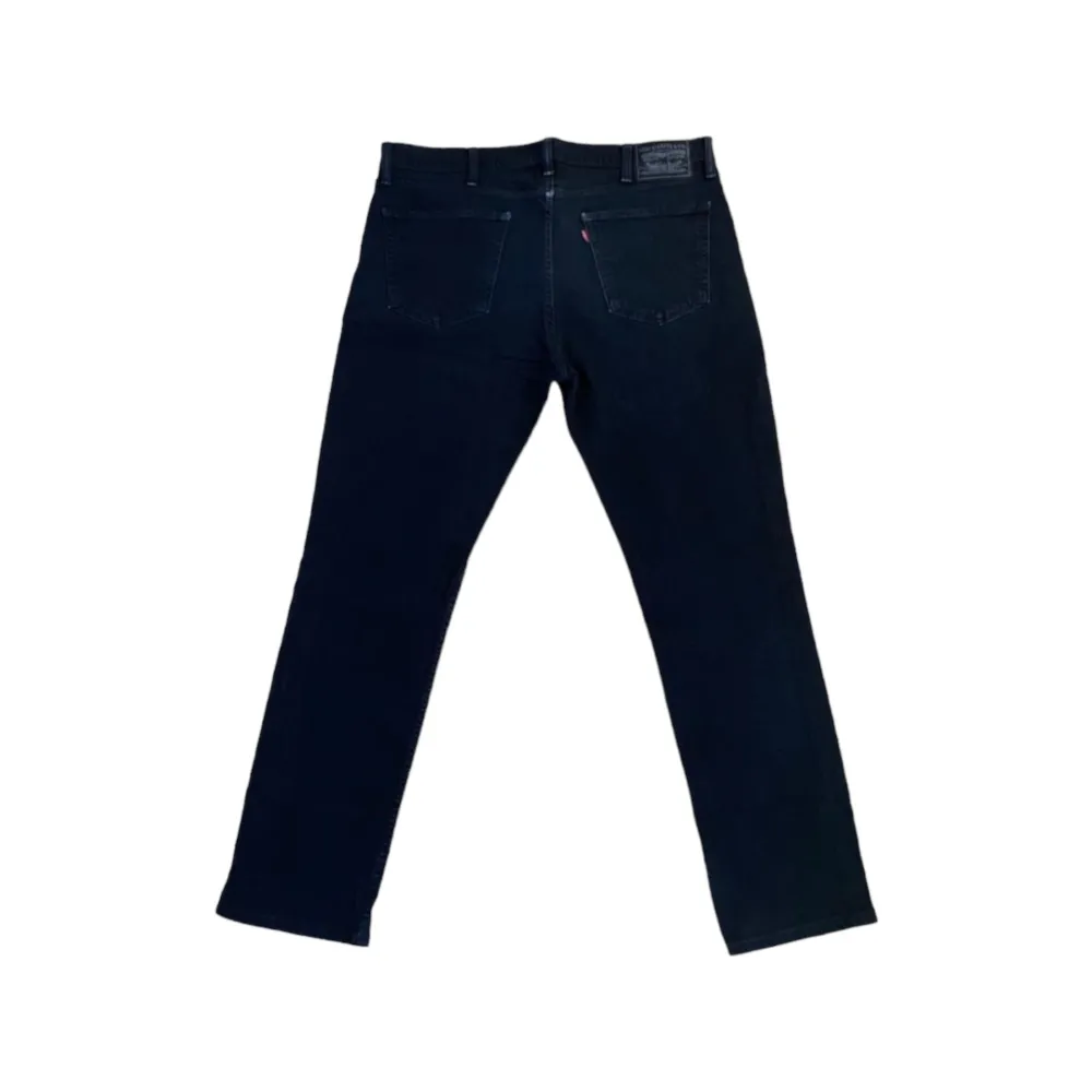 Levi’s Vintage Jeans 👖🖤  Pris: •299kr  Waist: 38 Length: 32  Kontakta mig för mer info 😵‍💫  . Jeans & Byxor.