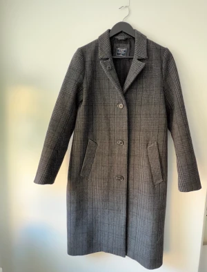 Höst och vår-rock - Rock rutig i fint skick.  Abercrombie & fitch 