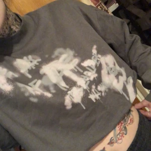 Boxy sweatshirt  - Skön ä mjuk Aldrig använd Halv hög i halsen 