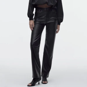 Skinnbyxor - Aldrig använda med prislapp kvar, storlek 38