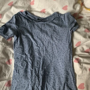 t-shirt från kappahl - fin t-shirt från kappahl, säljer för att jag inte använder den, köpt på rea