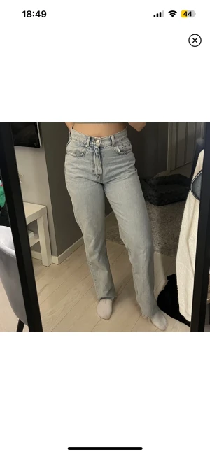Ljusblå jeans - Aldrig använd