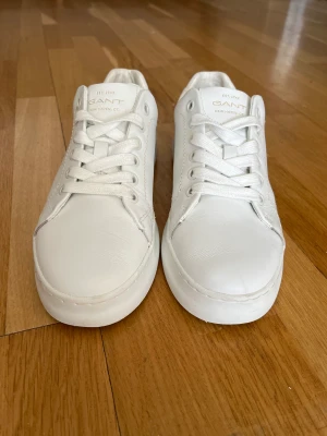 Gant G29 Lawill skor strl 38 - Nyskick endast använd 2 ggr p g a fel storlek. Inköpt från Scorett för 1600 kr i slutet på mars, kvitto finns.