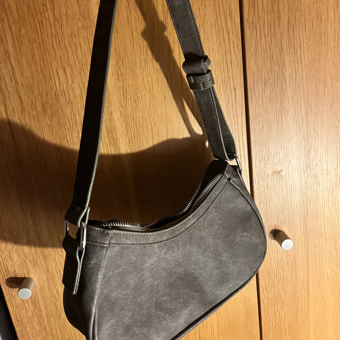 Grå handväska - 91