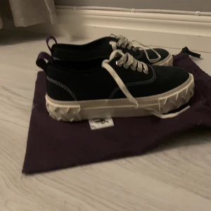 Eytys  - Säljer mina oanvända eytys som är i en unik modell. Finns inte kvar på hemsidan💞 Aldrig använda eftersom de är för små. Nypris var runt 2500