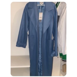 NAKD vinterkappa - Helt oanvänd blå kappa från Nakd i storlek 36!!