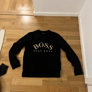 Hugo boss tröja ( äkta)  - Ej använda