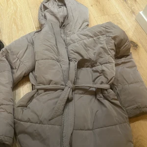 Nelly puffer jacket  - Köpt förra året