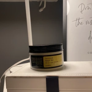 Snail 92 all in one cream - Snail 92 All in one cream super bra för inflammerat och irriterad hy men samt för normal hy. Dessa är ganska dyra går för 360kr. Klicka gärna på köp nu🤍