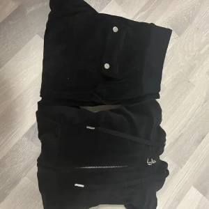 Juicy set - Säljer mitt svarta juicy set (sparsamt använt) inga defekter 