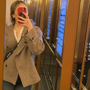 Arket kappa - Jätte fin arket kappa i nyskick storlek 34 men passar 34/36. Pris 1400kr💞💞