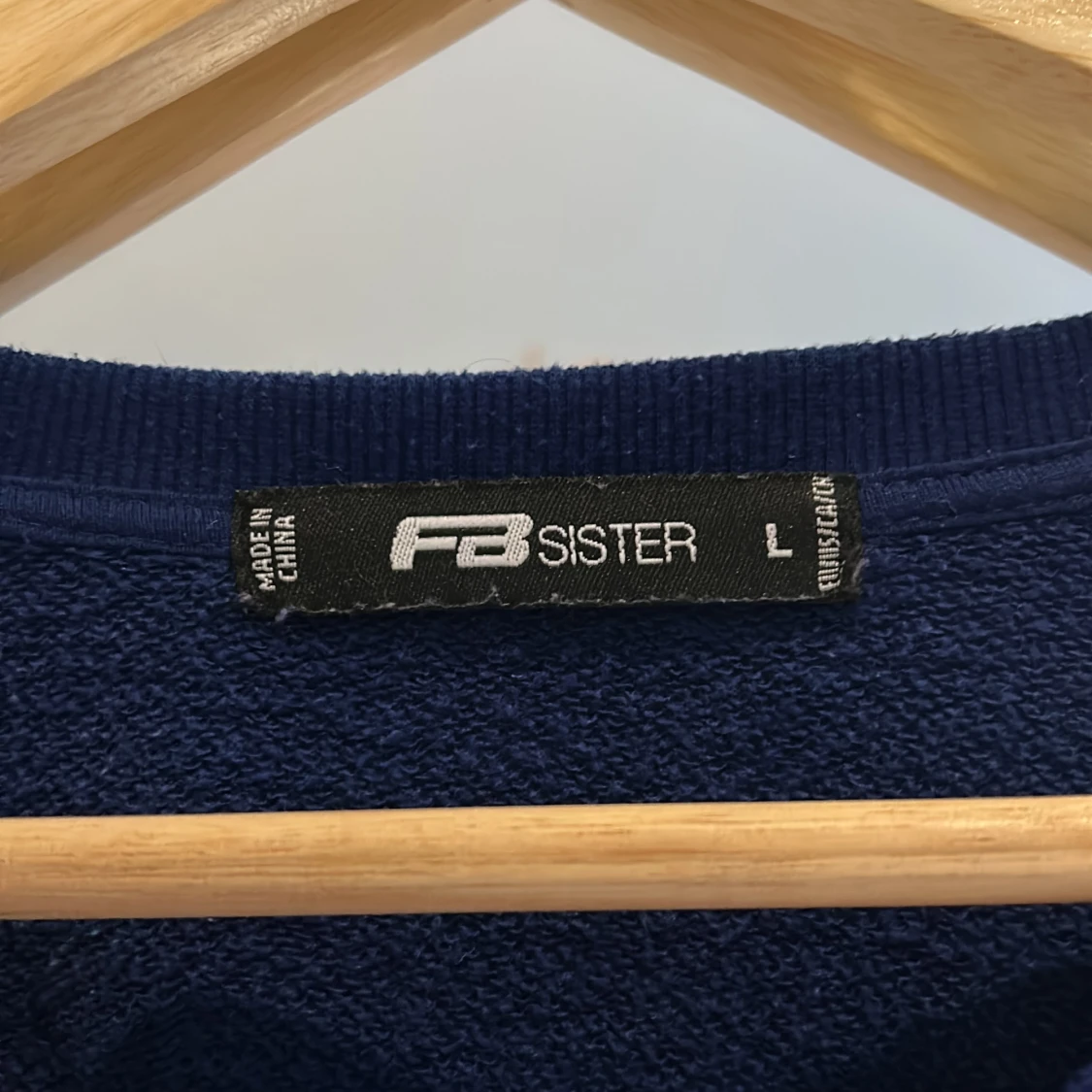 Marinblå tröja  - 91