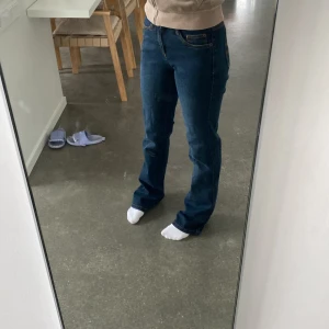 Jeans  - Ett par svin snygga jeans i storlek 34. Skriv för fler bilder och frågor💓💓💓