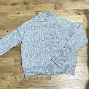  Tjocktröja  - Jättefin tjocktröja som jag har aldrig använt.  