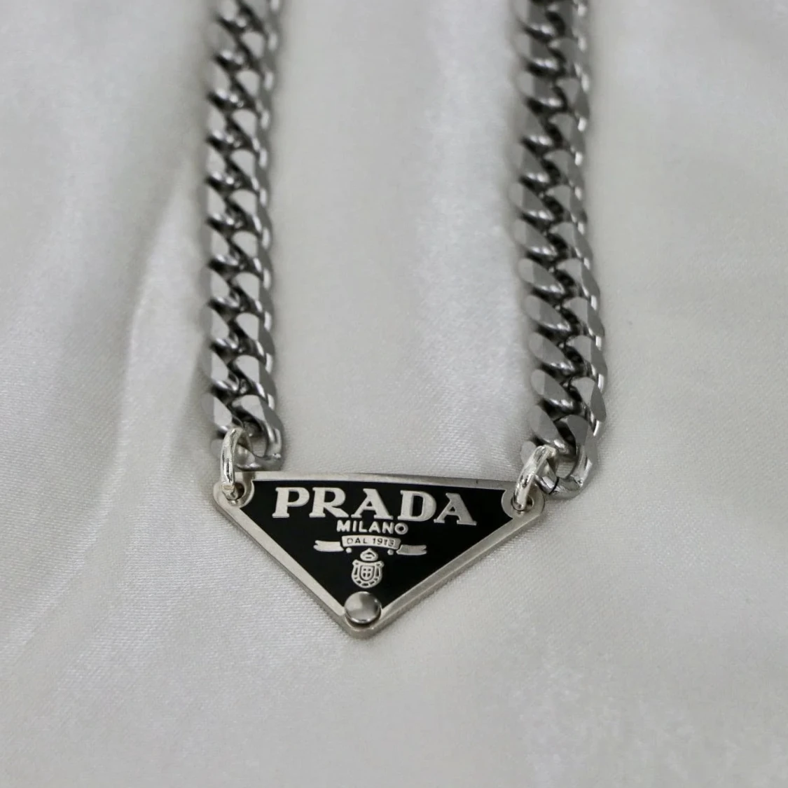 Prada halsband