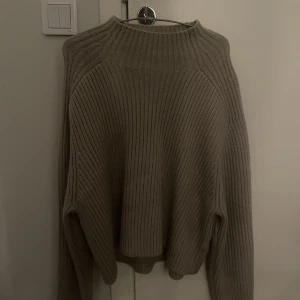 STICKAD TRÖJA - Fin stickad tröja.