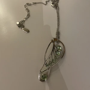 vintage äkta silver halsband - jätte gullig men den passar inte min stil! äkta silver och är producerad i danmark