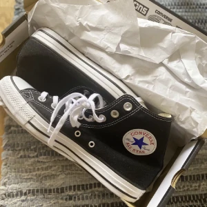 Converce - Ett par höga converce i färgen svart, är i bra skick!