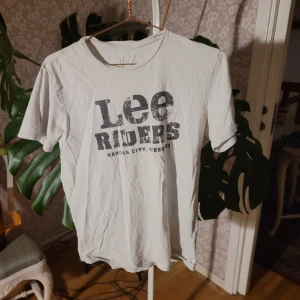 Lee tshirt - Clean casual tröja