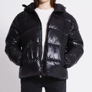 Jacka  - Jätte fin puffjacka i s! Bara testad & prislapp kvar, skriv för fler bilder 🫶🏻