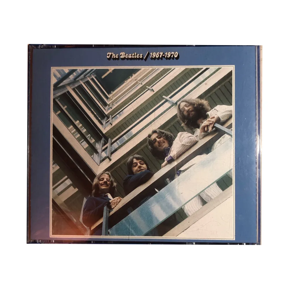 Dubbel-CD med blandade The Beatles låtar från åren 1967-1970. Själva CDn är från 1993 i fint begagnat skick, eventuella repor kan förekomma. Skriv om du har frågor!. Muu.