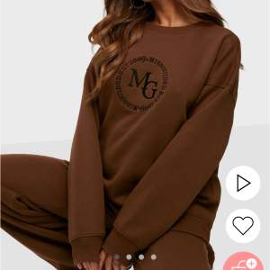 Säljer en brun sweatshirt i storlek 36, köpt från nelly men märket missguided. Endast använd ett fåtal gånger 