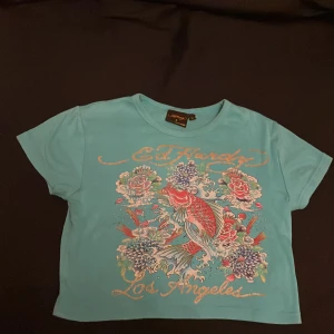 Magtröja - Blå magtröja köpt på Urban outfitters. Nästan oanvänd. Köper du andra av mina saker då sänker jag priset.