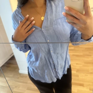 Snygg Oversize skjorta  - Aldrig använder  Går att styla på flera olika sätt