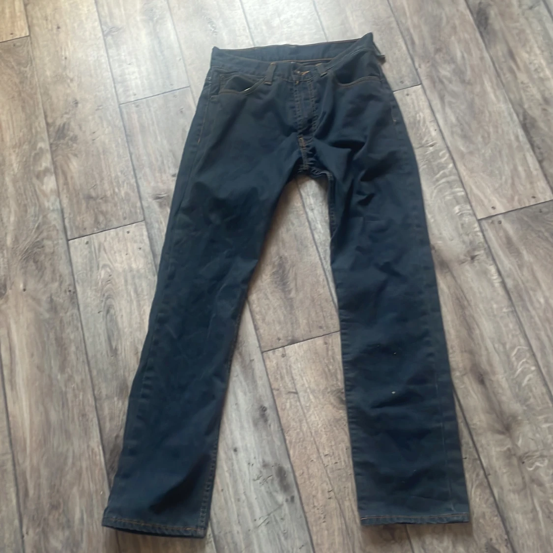 Säljer ett par lowrise jeans - 90