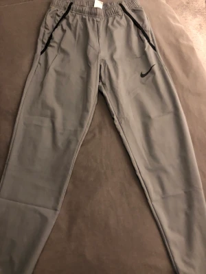 Nike byxor  - Använt skick