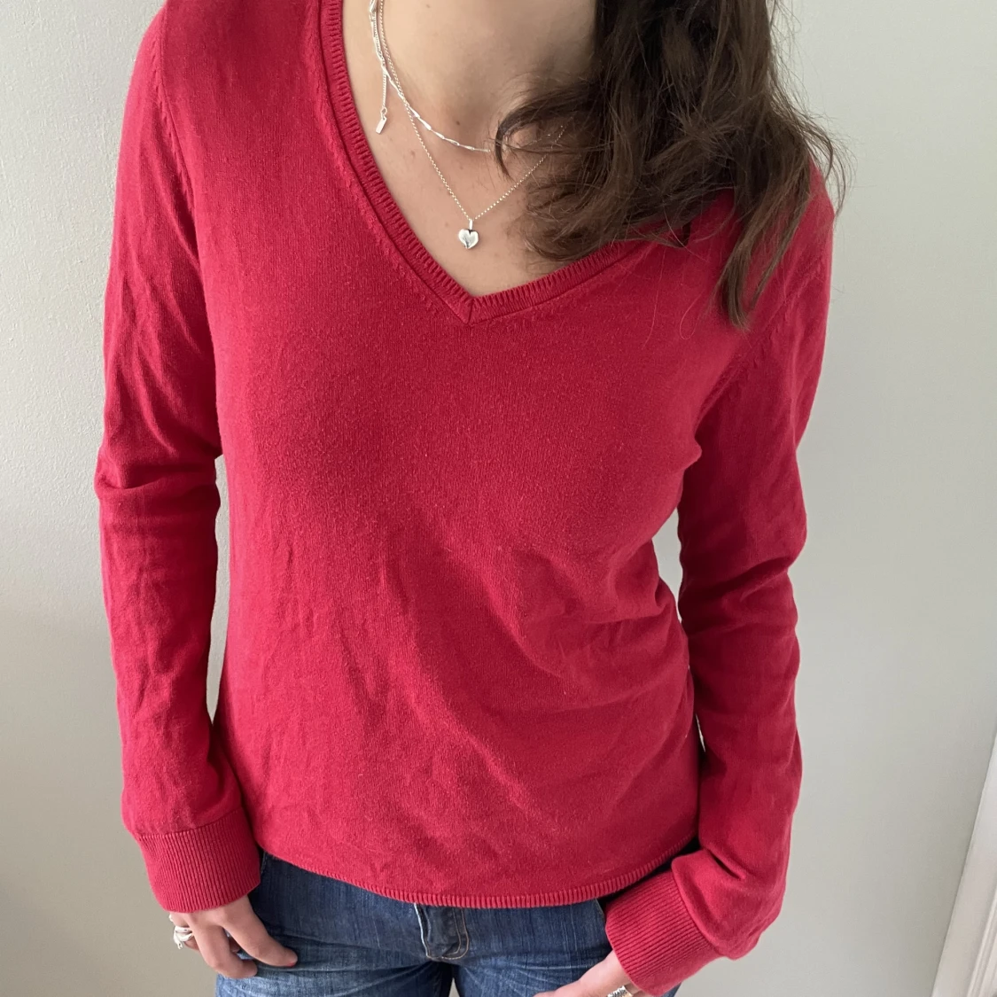 V ringad röd tröja 