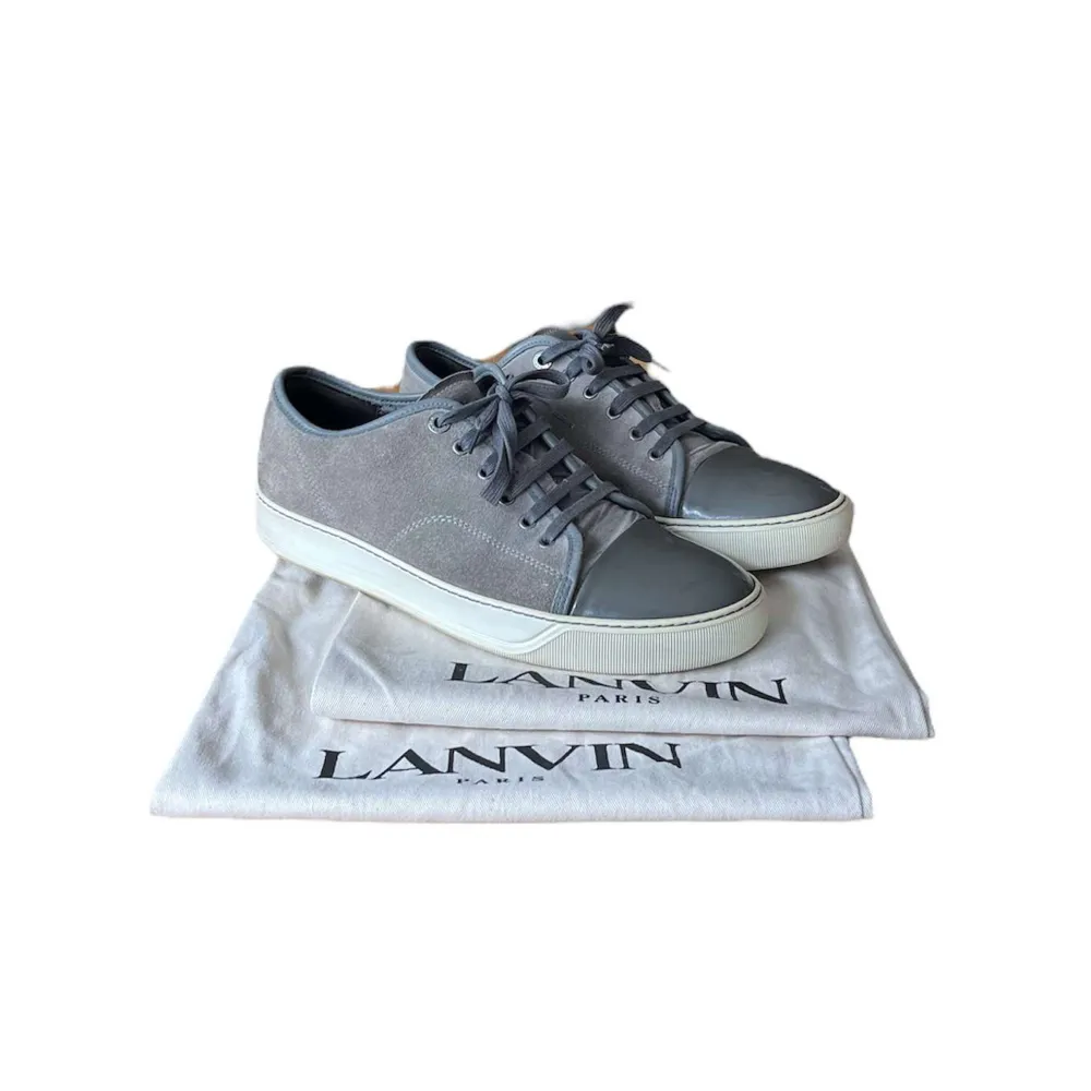 Lanvin cap Toe sneakers Storlek: UK 8 Cond: 8/10 Pris: 2050:-  2 st dustbags tillkommer  Skriv pm för mer information . Skor.