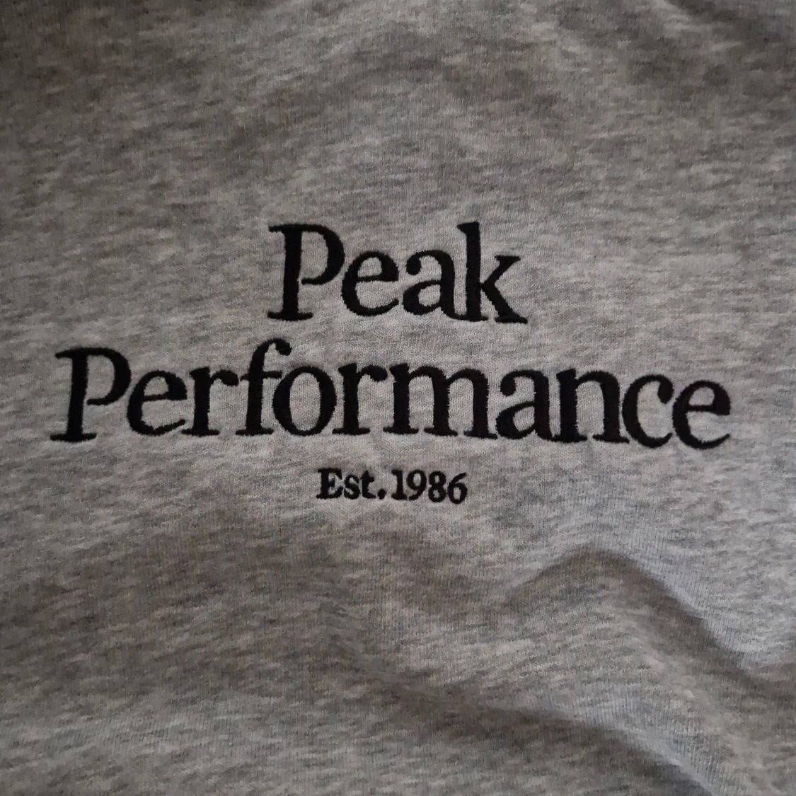 Peak performans ljusgrå tjocktröja - 91