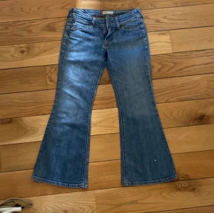 Levi’s 467 booty flare jeans  - In great condition 