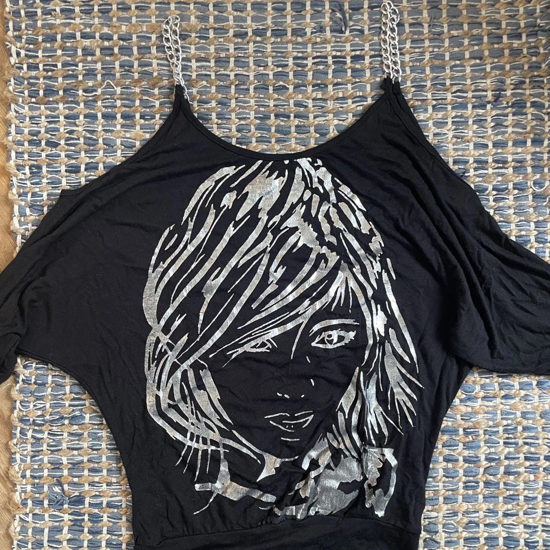 Svart offshoulder fest/vardagstopp